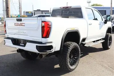 2025 GMC Sierra Denali 4WD Crew Cab Standard Box photo 5