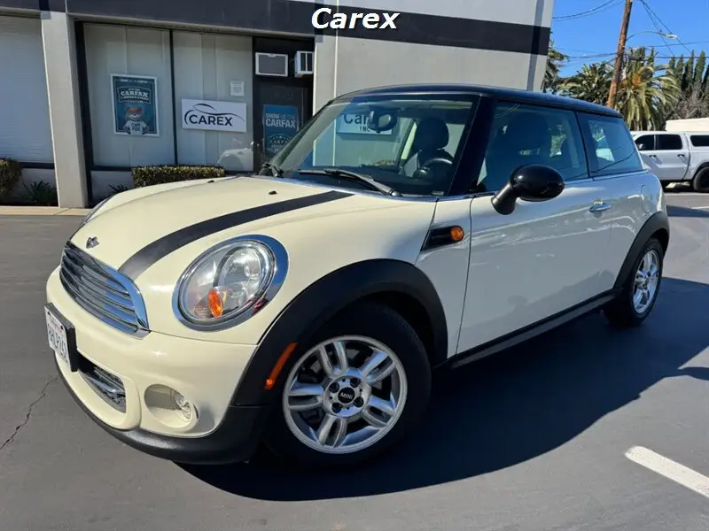 2013 MINI Cooper Base photo 1
