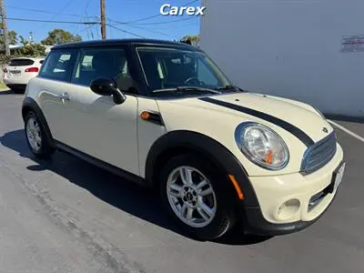 2013 MINI Cooper Base photo 3