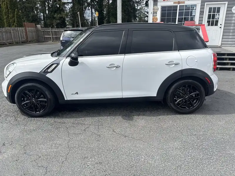 2014 MINI Countryman Countryman S ALL4's photo
