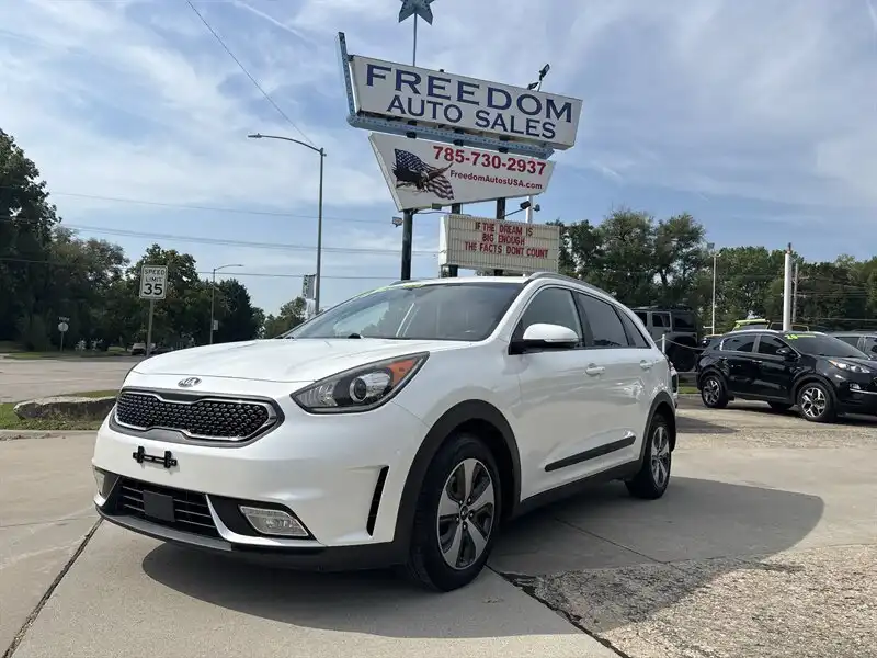 2017 Kia Niro EX's photo