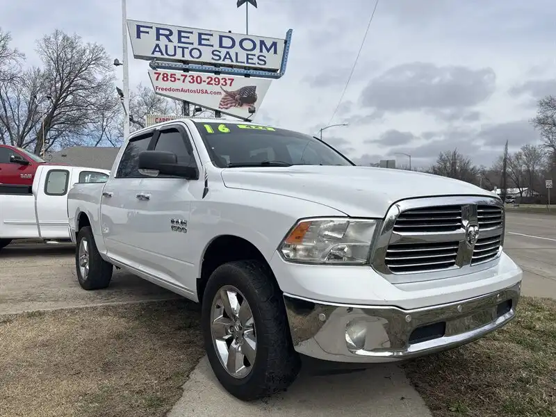 2016 RAM 1500 Big Horn 4x4 Crew Cab 5'7's photo