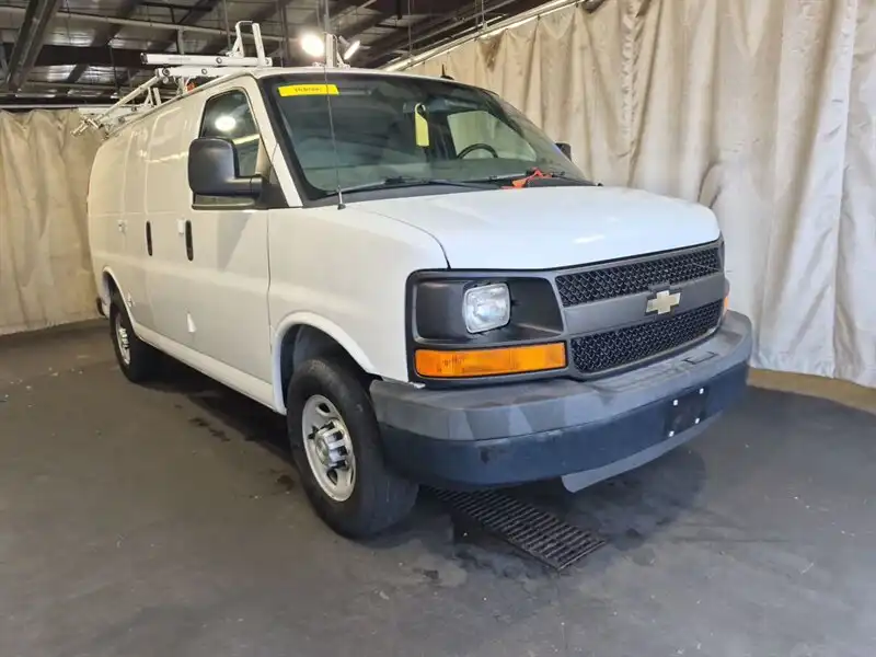 2015 Chevrolet Express 2500 Work Van HD's photo