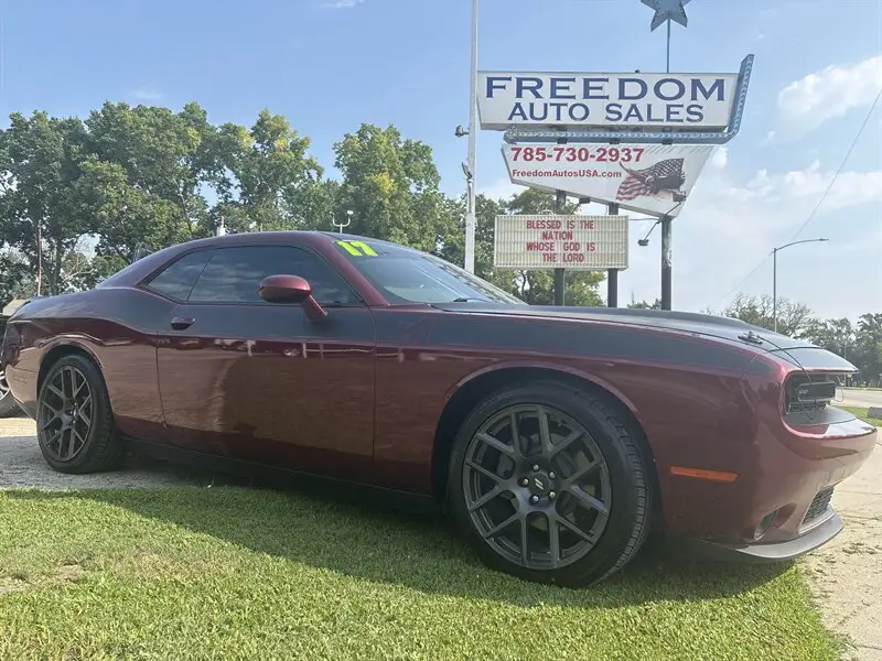 2017 Dodge Challenger T/A Plus photo 1