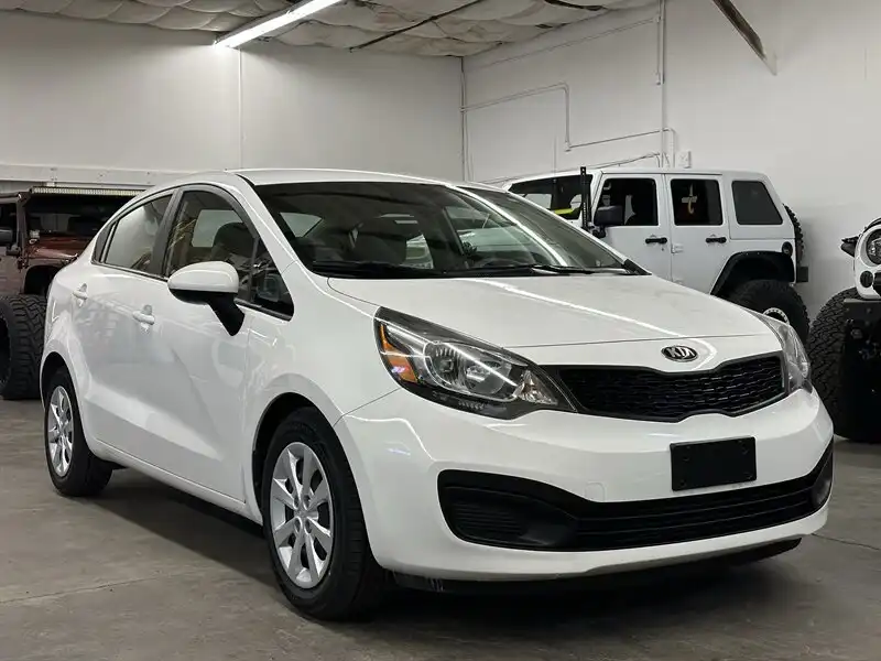 2015 Kia Rio LX AT's photo