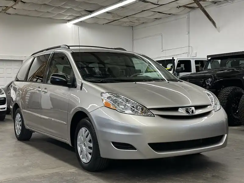2007 Toyota Sienna CE 7-Passenger's photo