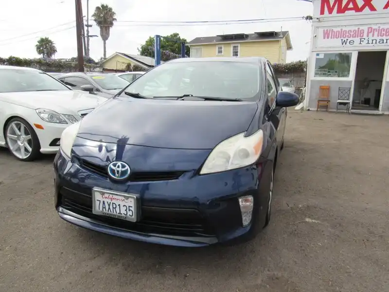 2013 Toyota Prius Two's photo