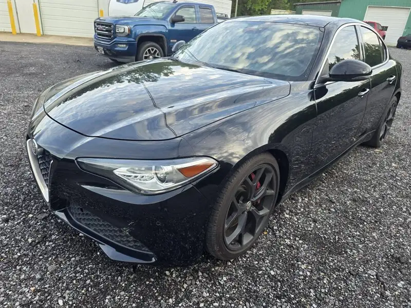2019 Alfa Romeo Giulia 2.0 Ti Auto's photo