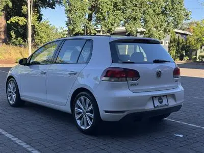 2012 Volkswagen Golf 4-door TDI DSG w/Tech Package photo 3