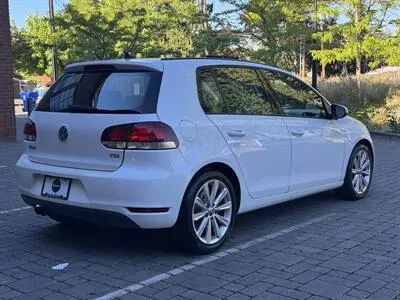 2012 Volkswagen Golf 4-door TDI DSG w/Tech Package photo 5