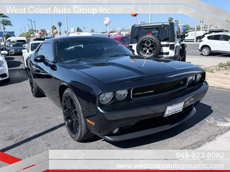 2012 Dodge Challenger R/T photo 3