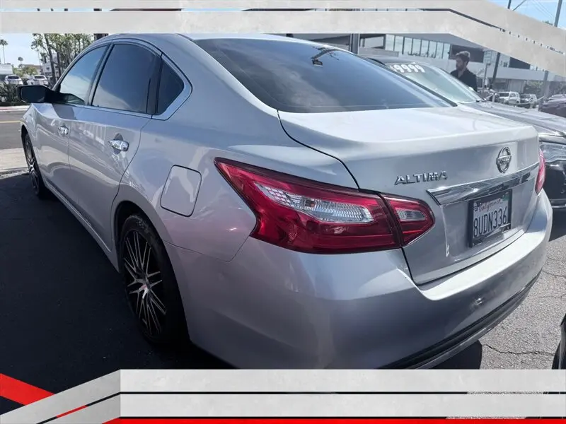 2017 Nissan Altima 2.5 S photo 4
