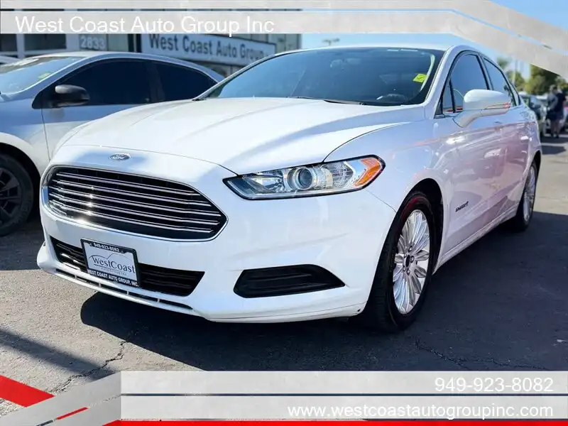 2016 Ford Fusion SE's photo