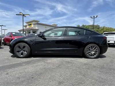 2023 Tesla Model 3 Base photo 4