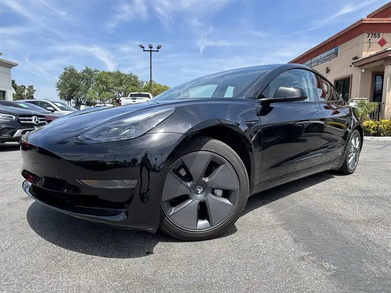 2023 Tesla Model 3 Base photo 1