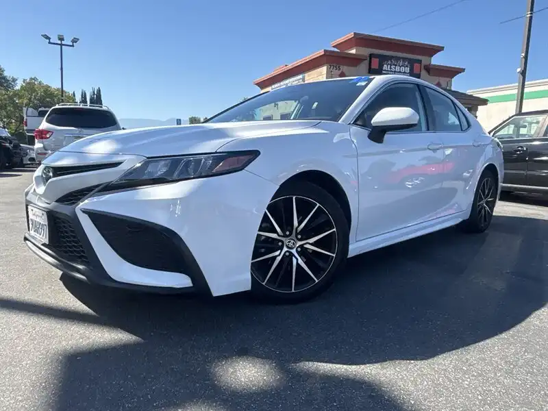 2021 Toyota Camry 2.5 Auto SE's photo