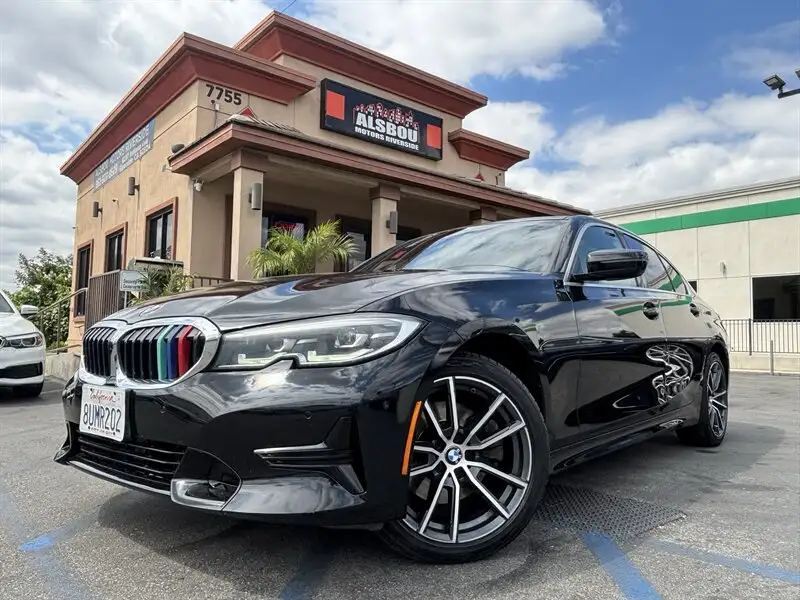2021 BMW 3 Series 330i Sedan's photo