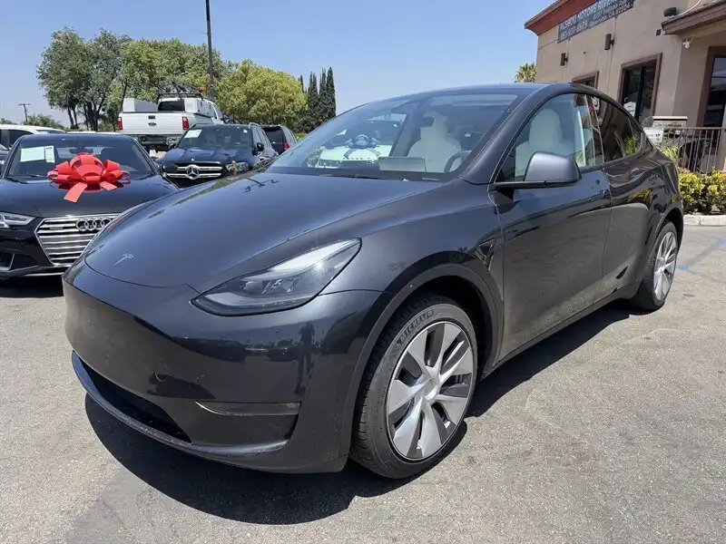 2024 Tesla Model Y Long Range Dual Motor All-Wheel Drive's photo