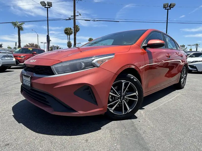 2023 Kia Forte LXS AT's photo