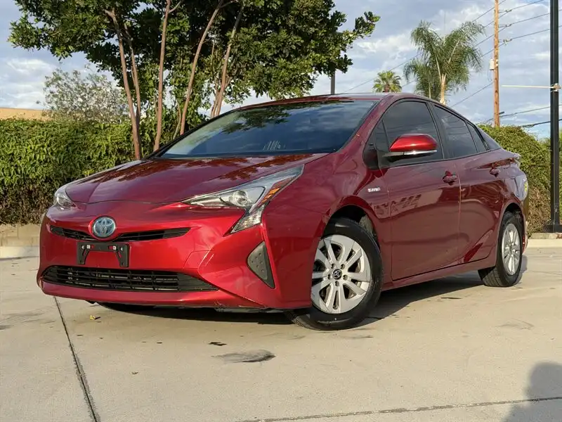 2017 Toyota Prius Two's photo