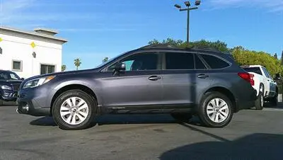 2015 Subaru Outback 2.5i Premium CVT PZEV photo 4