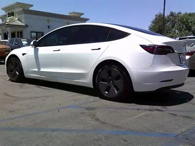2021 Tesla Model 3 Standard Range Plus photo 5