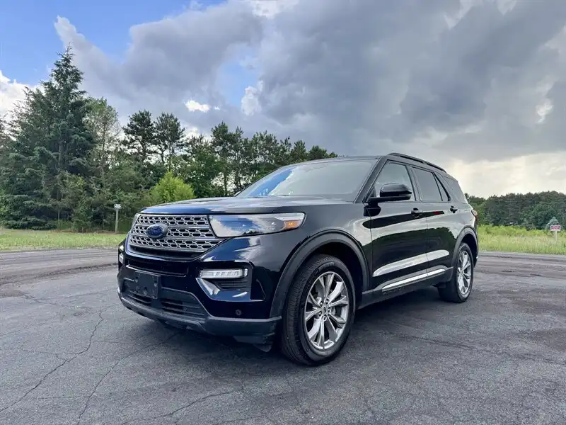 2024 Ford Explorer XLT 4WD's photo