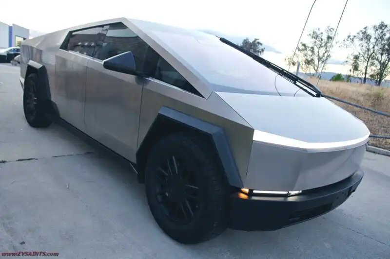 2024 Tesla Cybertruck All-Wheel Drive's photo