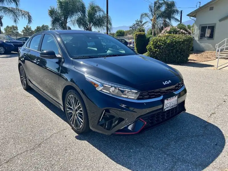 2023 Kia Forte GT-Line AT's photo