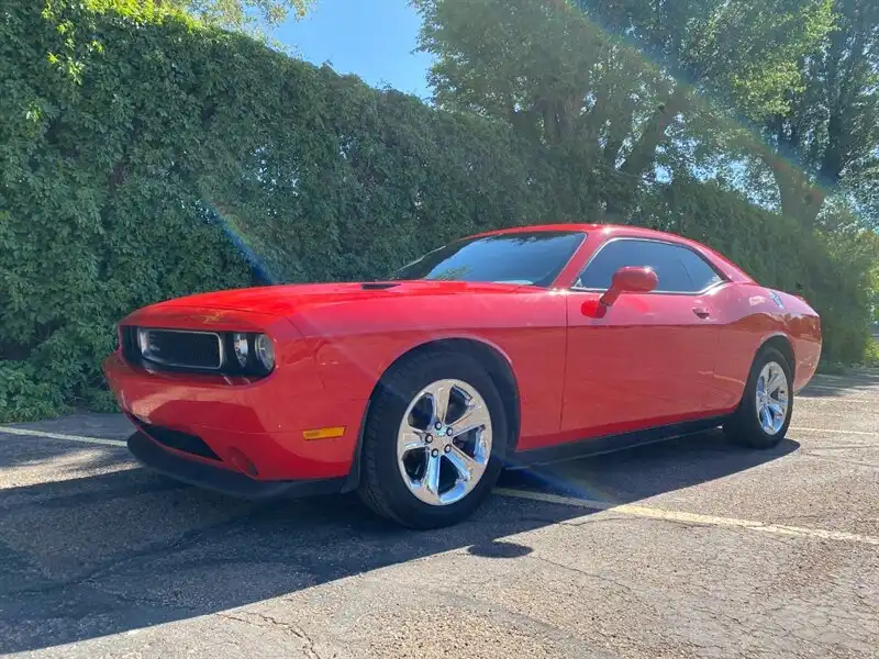 2014 Dodge Challenger SXT's photo