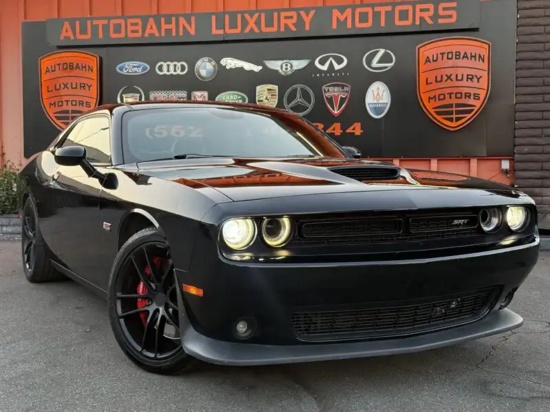 2016 Dodge Challenger SRT 392's photo