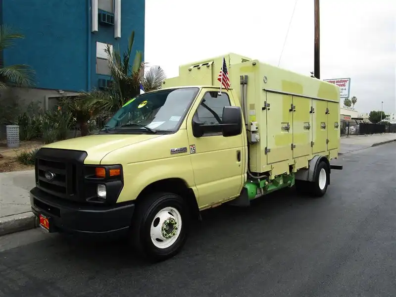 2011 Ford E-Series's photo