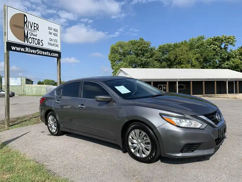 2017 Nissan Altima 2.5 S's photo