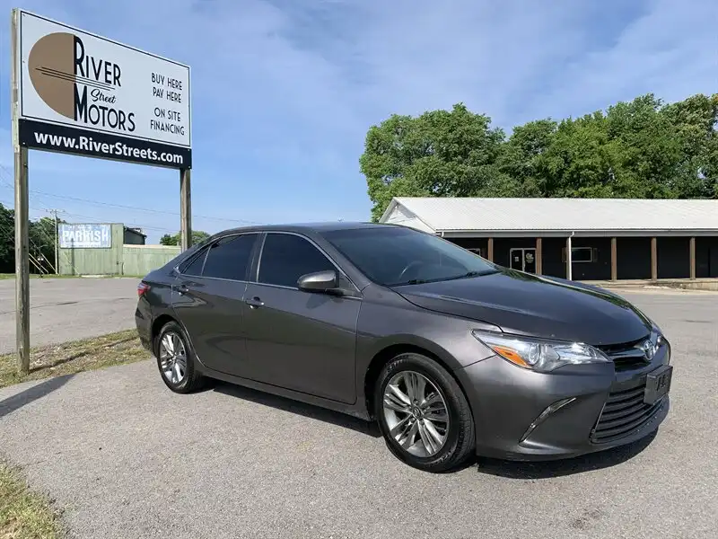 2017 Toyota Camry 2.5 Auto SE's photo