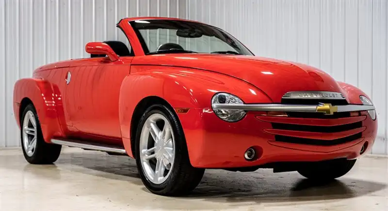 2004 Chevrolet SSR LS's photo
