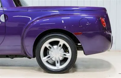 2004 Chevrolet SSR LS photo 4