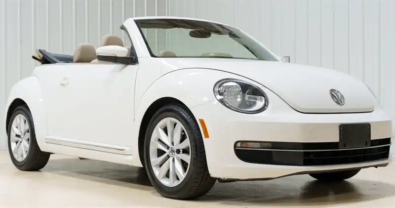 2013 Volkswagen Beetle 2.0L Conv. TDI DSG's photo
