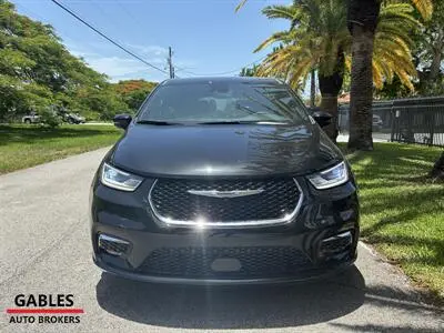 2026 Chrysler Pacifica Select photo 3