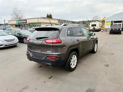 2014 Jeep Cherokee Latitude 4X4 photo 5
