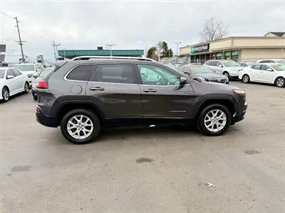 2014 Jeep Cherokee Latitude 4X4 photo 4