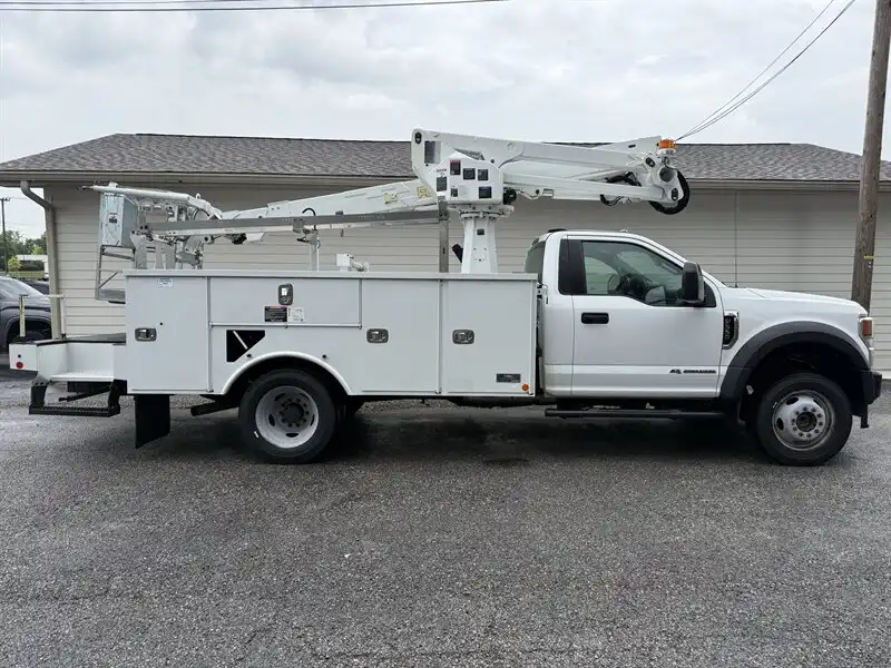2021 Ford F-550 XL 4x4 Regular Cab 169-In DRW's photo