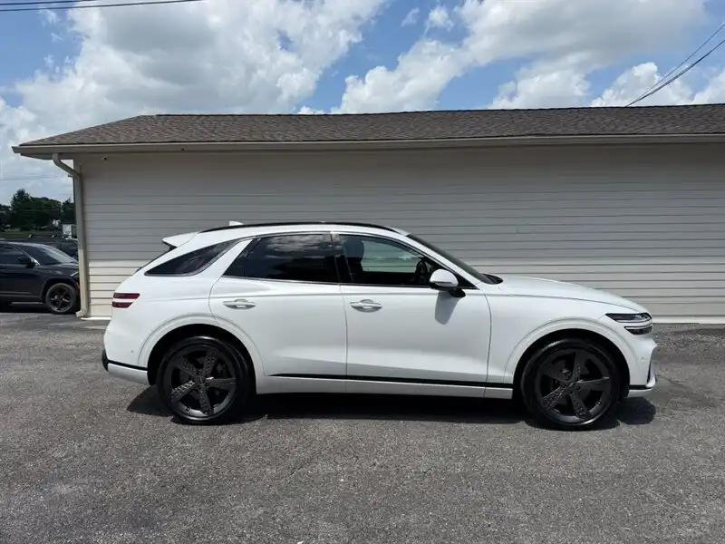 2024 Genesis GV70 2.5T Standard AWD's photo