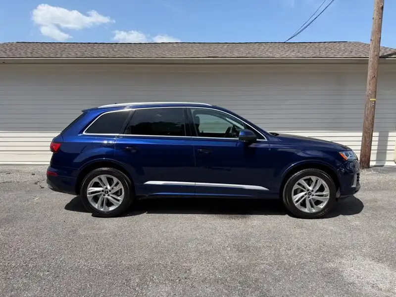 2022 Audi Q7 55 Premium Plus quattro Tiptronic's photo