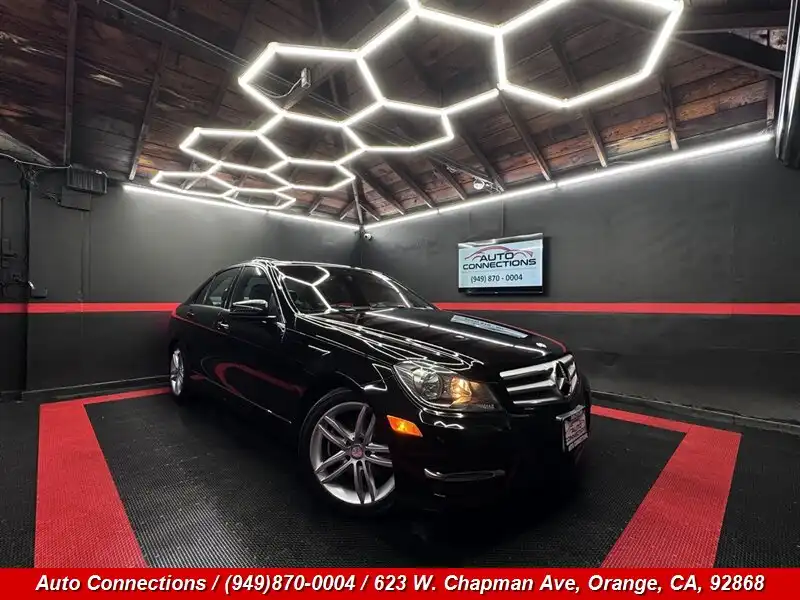 2013 Mercedes-Benz C-Class C250 Sport's photo