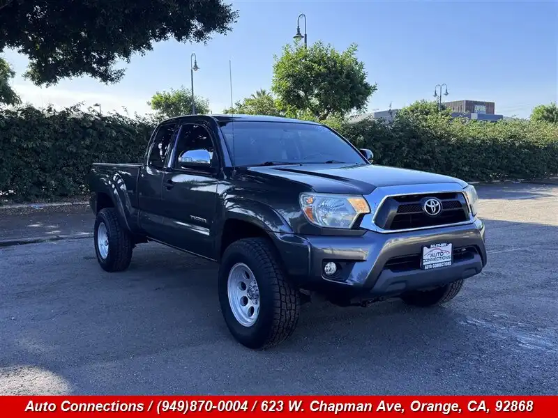 2012 Toyota Tacoma PreRunner Access Cab V6 AT's photo