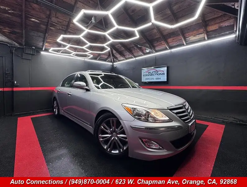 2012 Hyundai Genesis 3.8 photo 1
