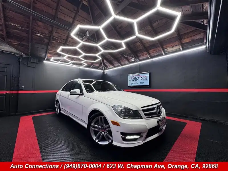 2013 Mercedes-Benz C-Class C250 Luxury's photo