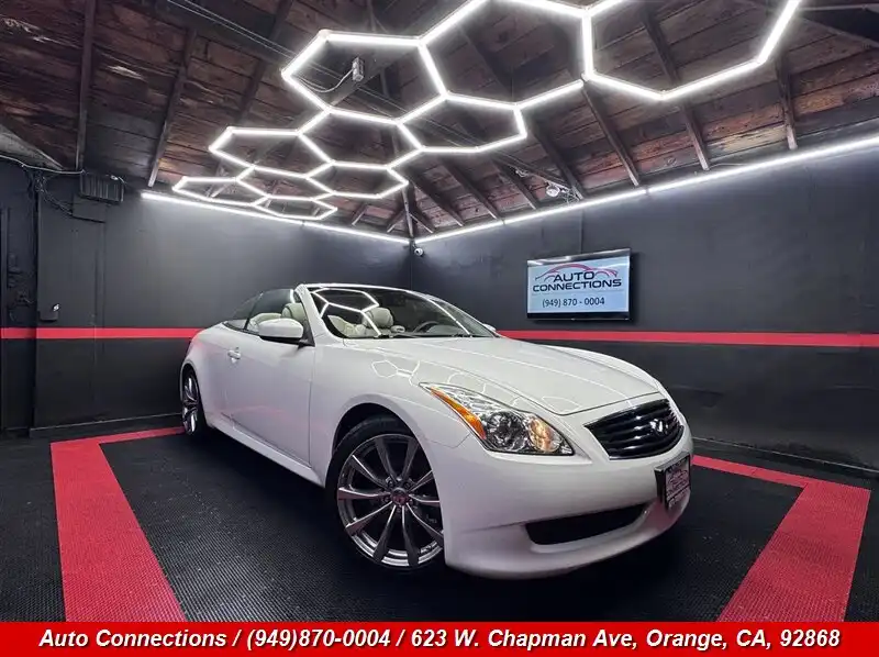 2010 INFINITI G's photo
