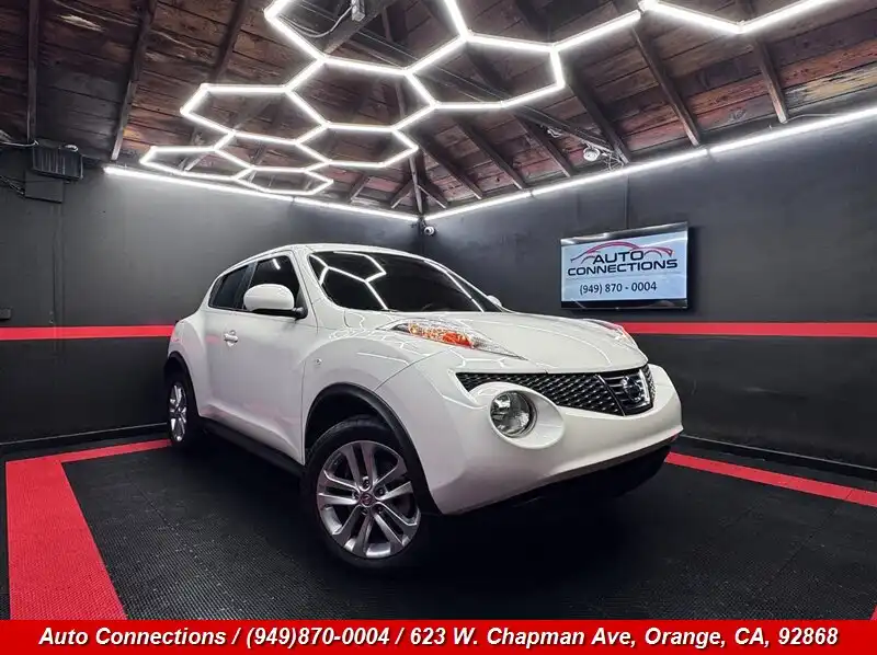 2013 Nissan Juke SV FWD CVT's photo