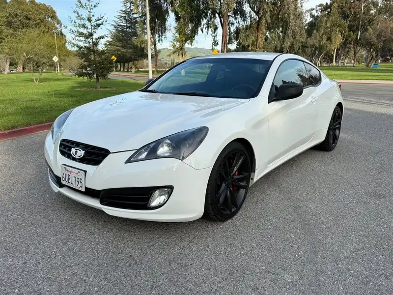 2012 Hyundai Genesis Coupe 2.0T R-Spec's photo